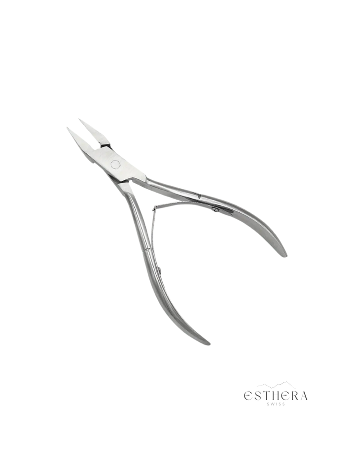 Coupe ongles pédicure